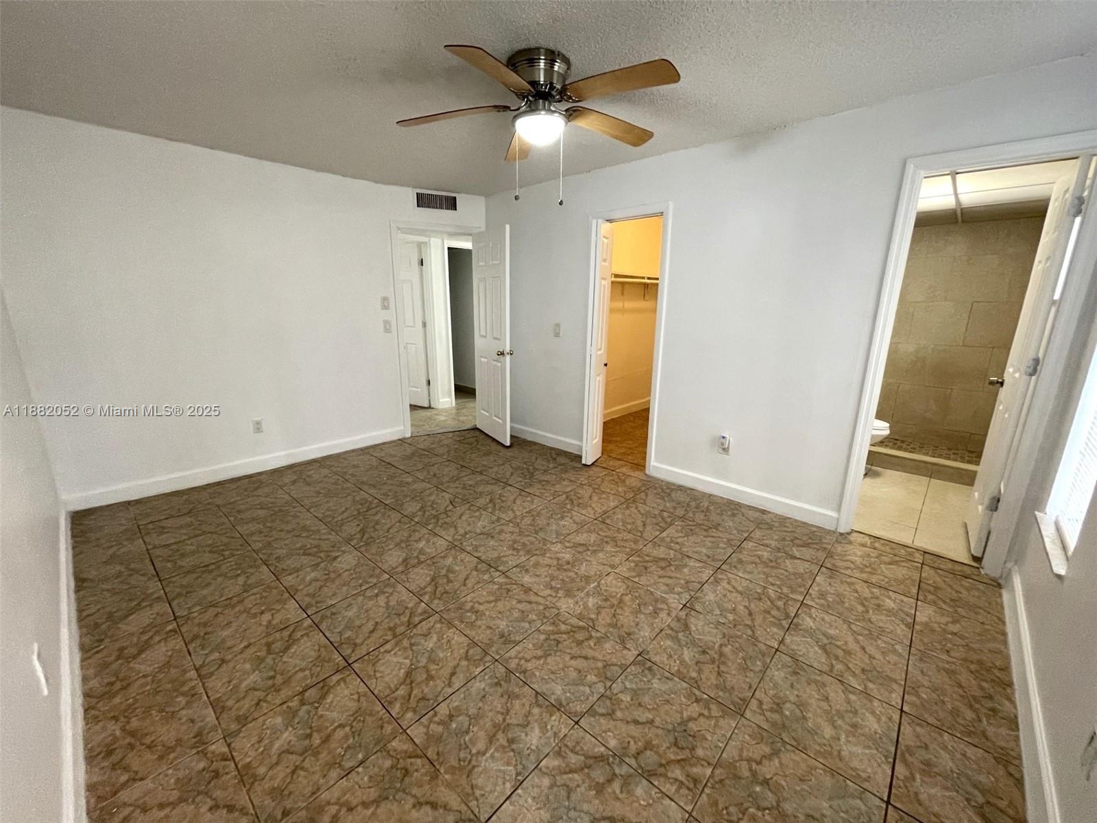 BROOKFIELD SQUARE CONDO - Residential Lease