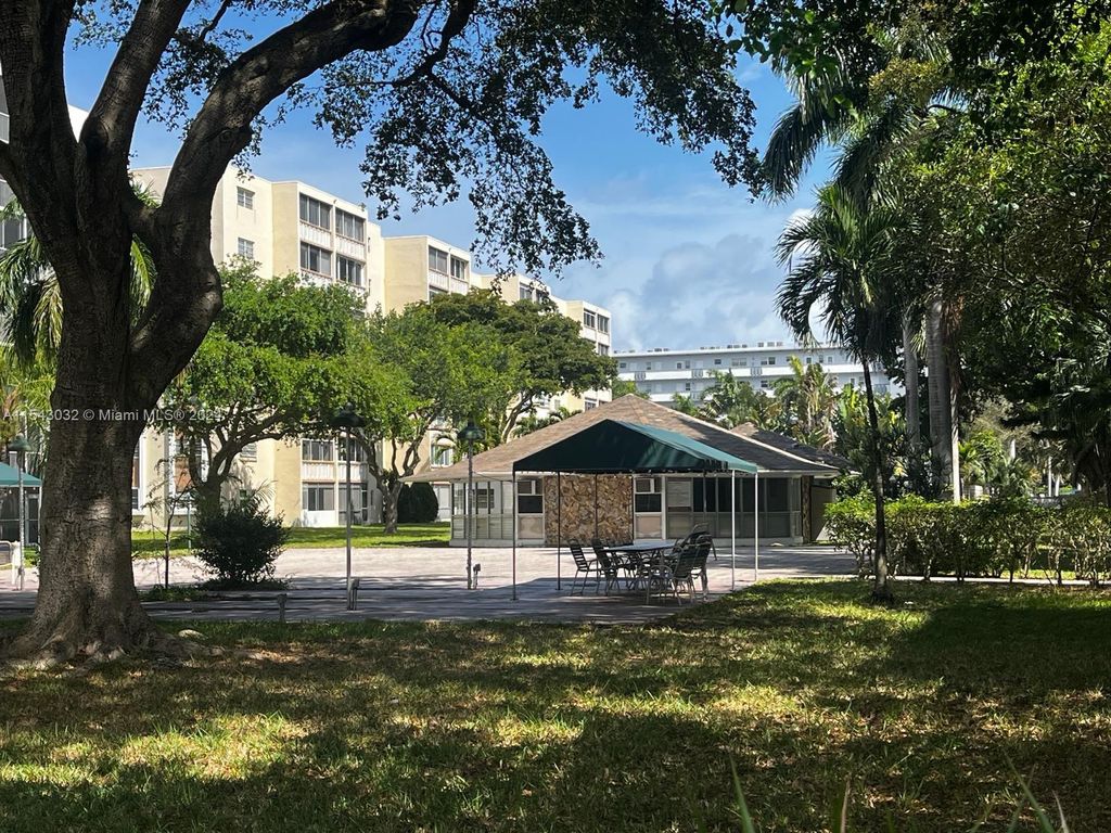 Photo of 900 NE 12th Ave #407, Hallandale Beach, FL 33009 (MLS # A11543032)