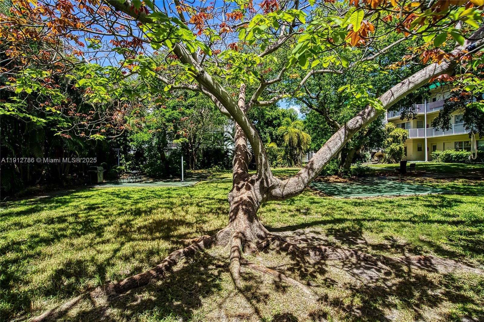 SEVENTEENTH GREEN CONDO - Residential