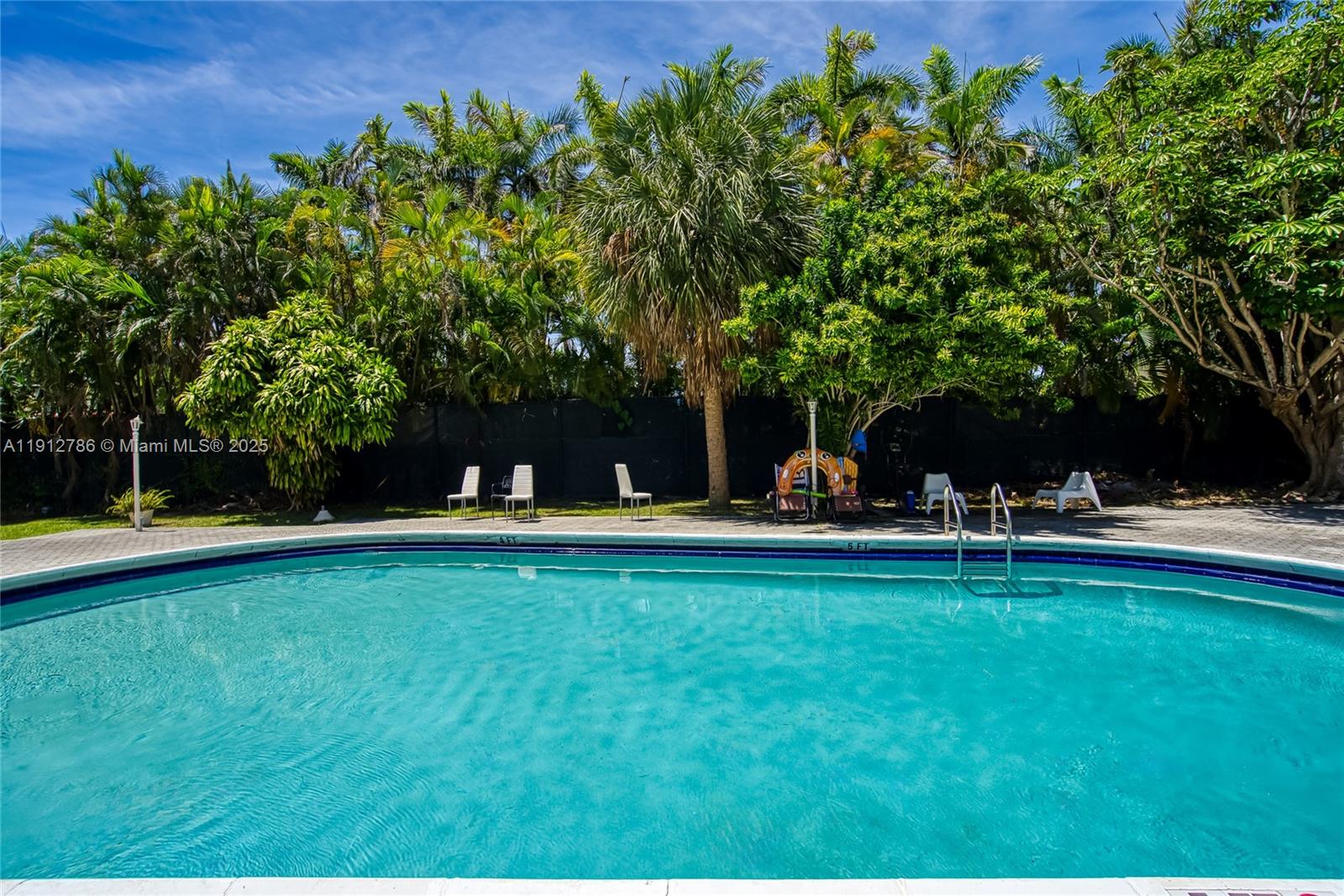 SEVENTEENTH GREEN CONDO - Residential