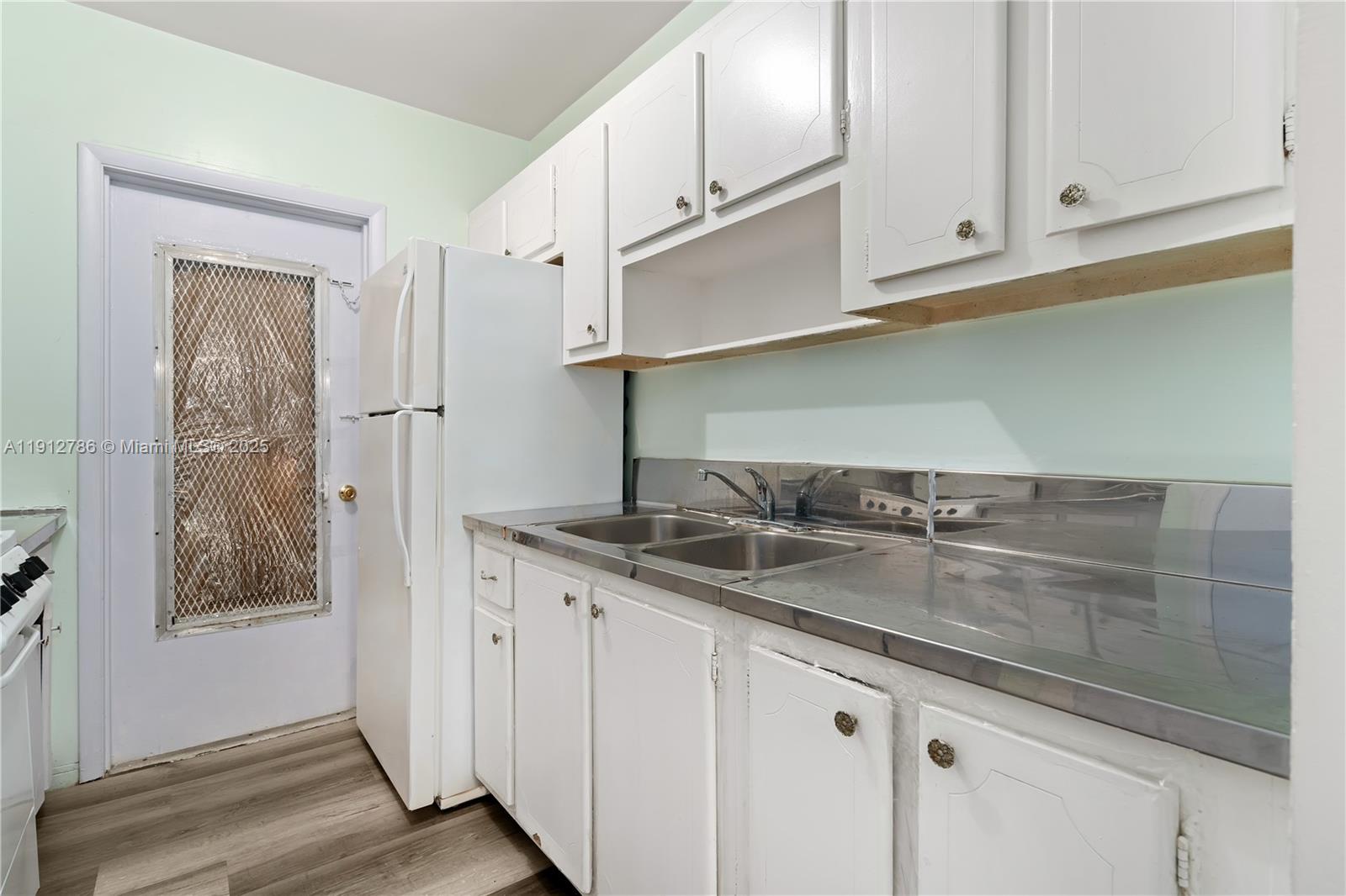 SEVENTEENTH GREEN CONDO - Residential