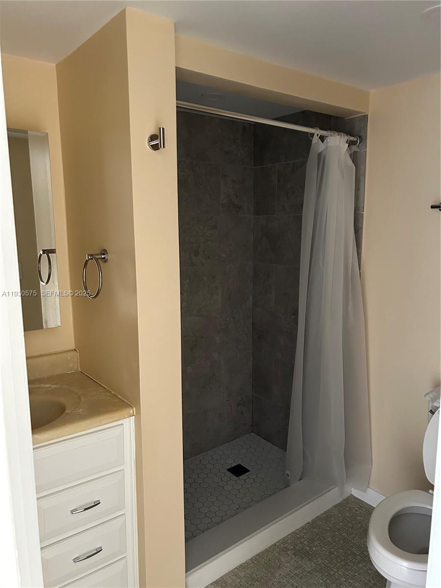 VERSAILLES GARDENS CONDO - Residential Lease