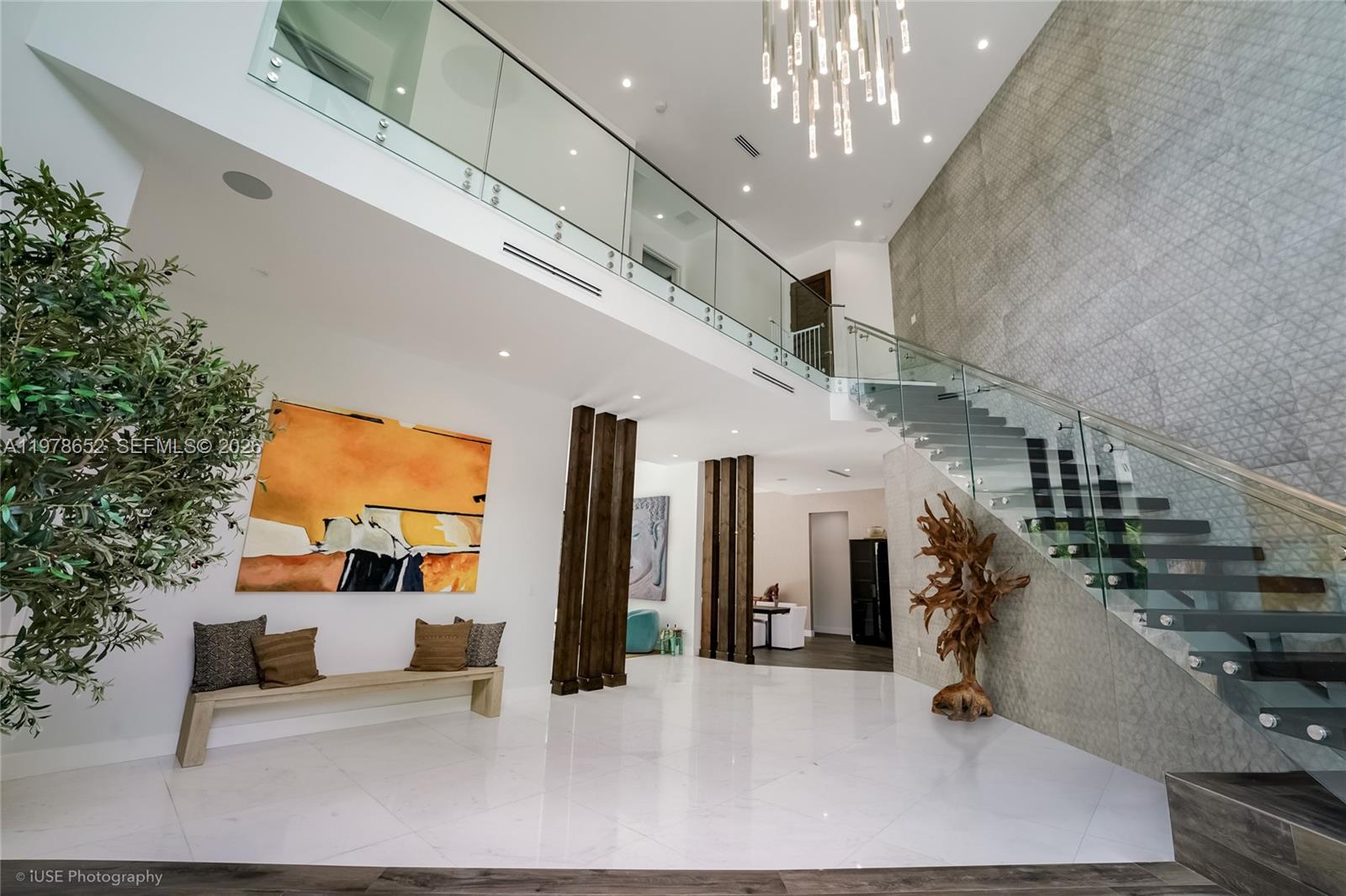 56 Samana Dr