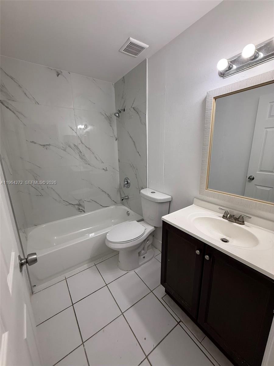 WATERSIDE TOWNHOMES SEC 3 - Residential