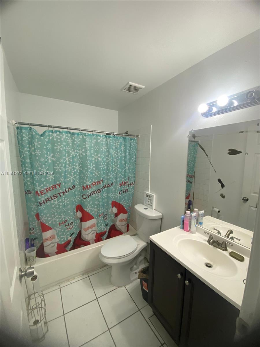 WATERSIDE TOWNHOMES SEC 3 - Residential