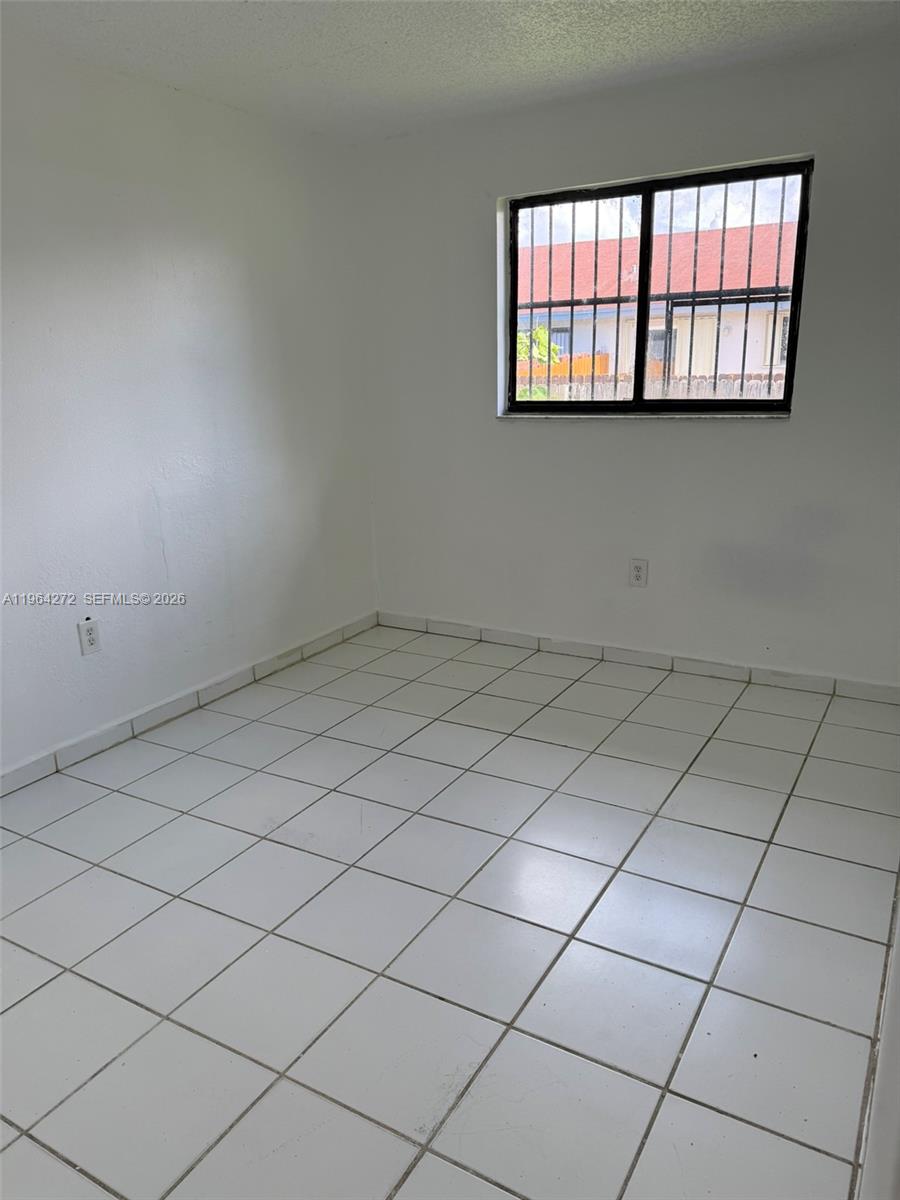 WATERSIDE TOWNHOMES SEC 3 - Residential