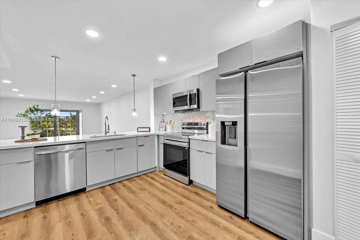 Property for Sale at 12500 Sw 5th Ct 407M, Pembroke Pines, Miami-Dade County, Florida - Bedrooms: 2 
Bathrooms: 2  - $255,000