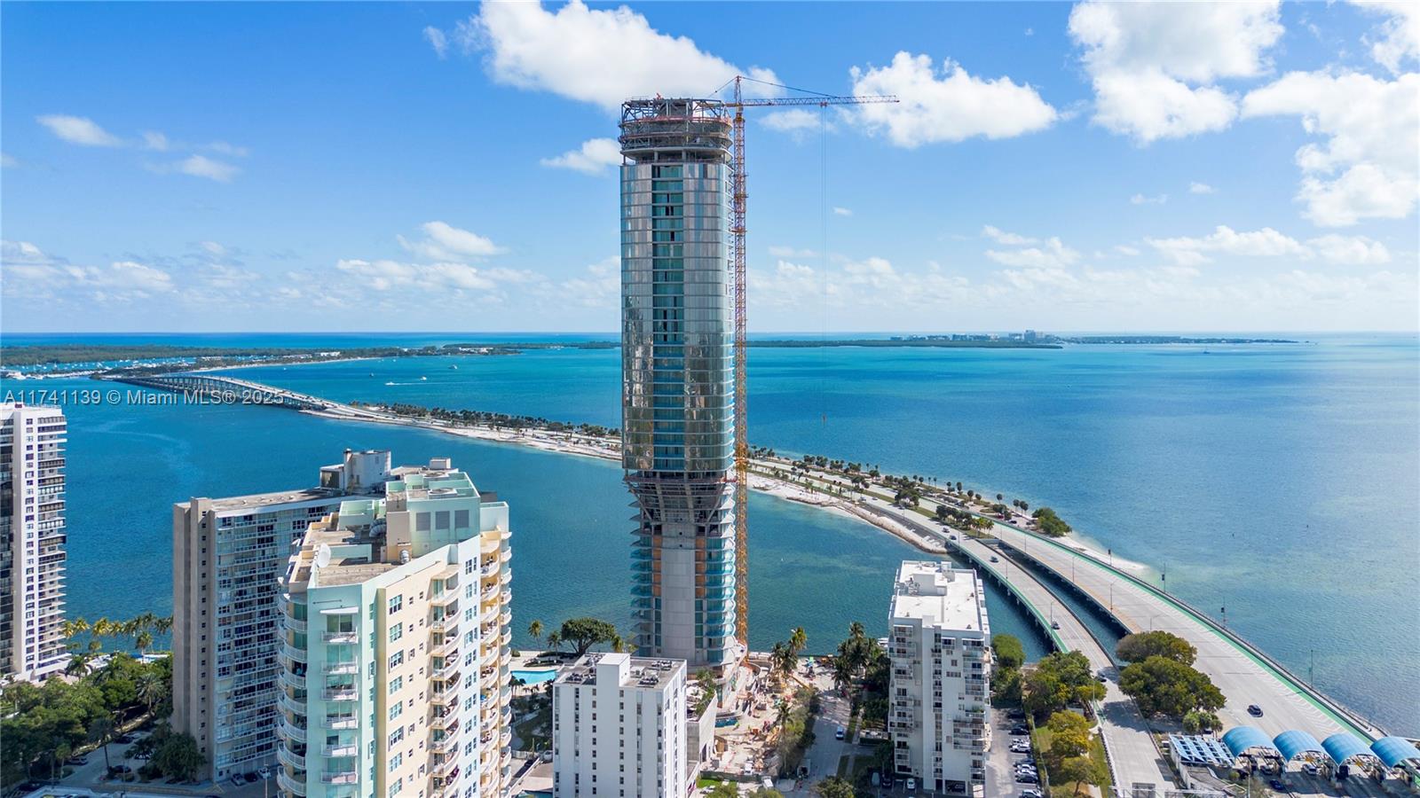 Una Residences - Residential
