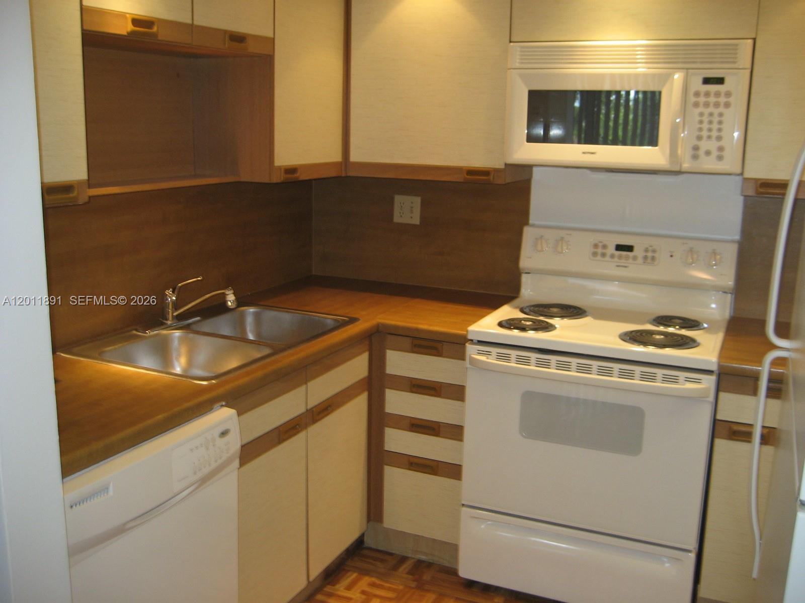 8800 SW 123 CT J-310