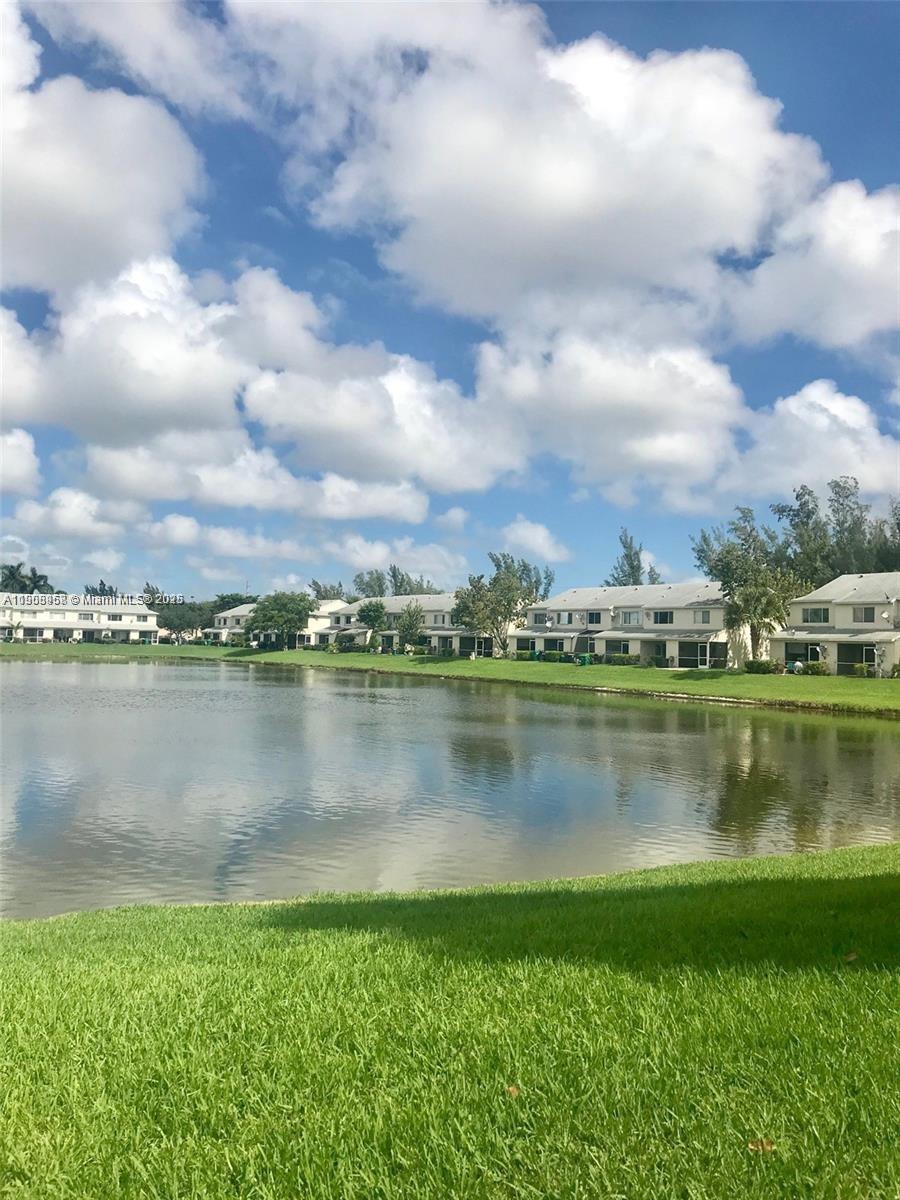 BANYAN OAKRIDGE COMMERCIA - Residential Lease