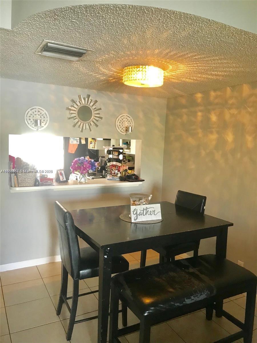 BANYAN OAKRIDGE COMMERCIA - Residential Lease