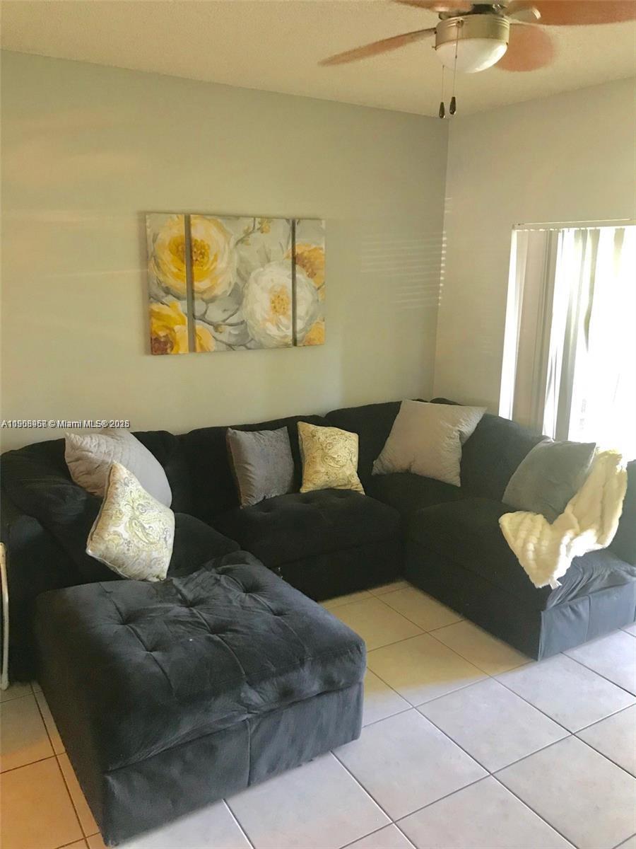 BANYAN OAKRIDGE COMMERCIA - Residential Lease