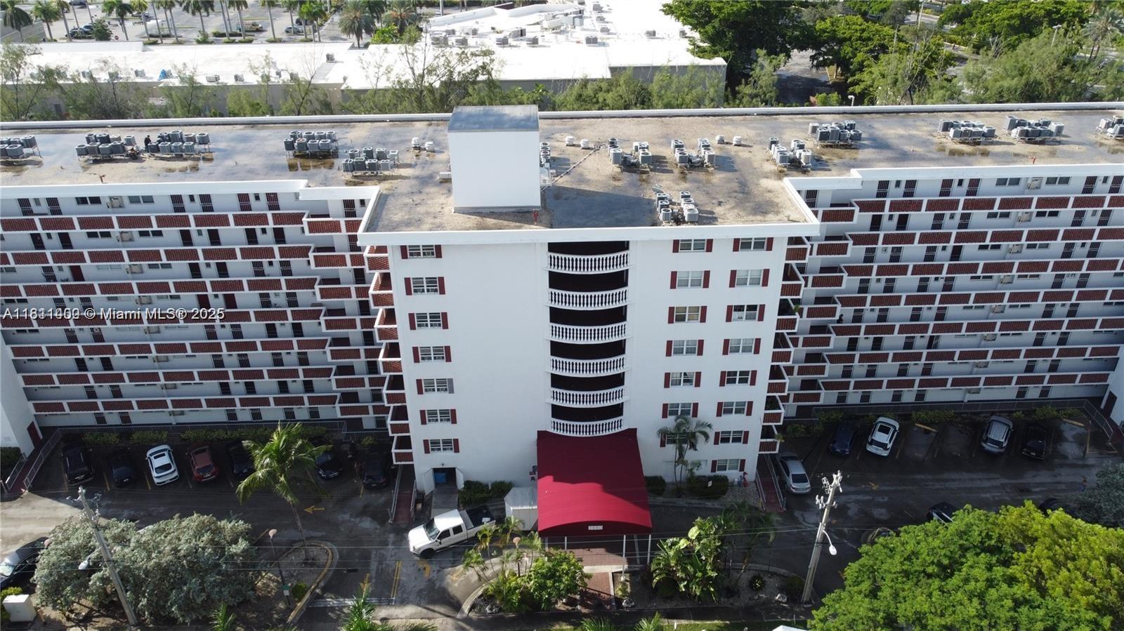 EASTERN SHORES WHITE HOUS - Residential