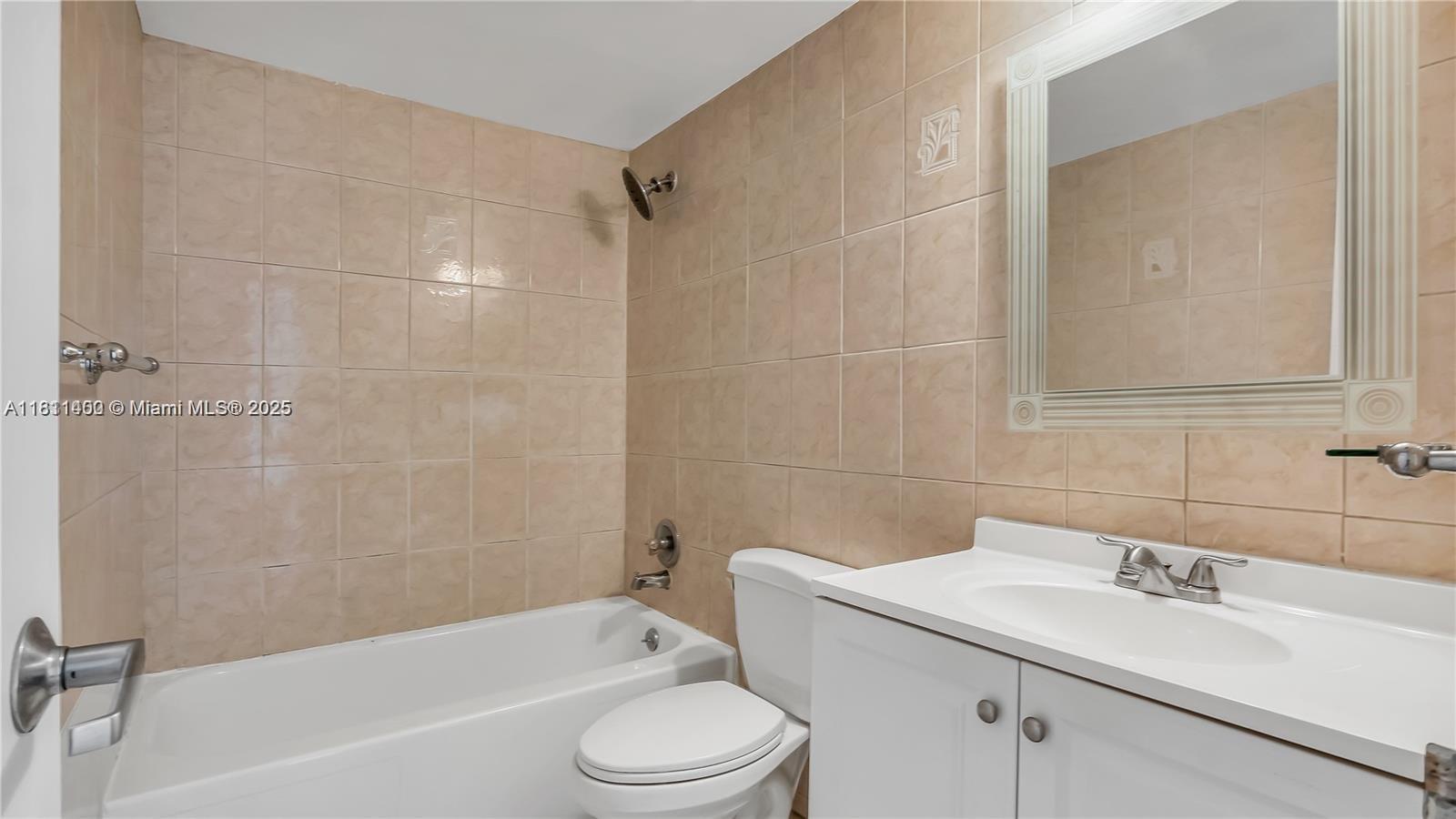 EASTERN SHORES WHITE HOUS - Residential