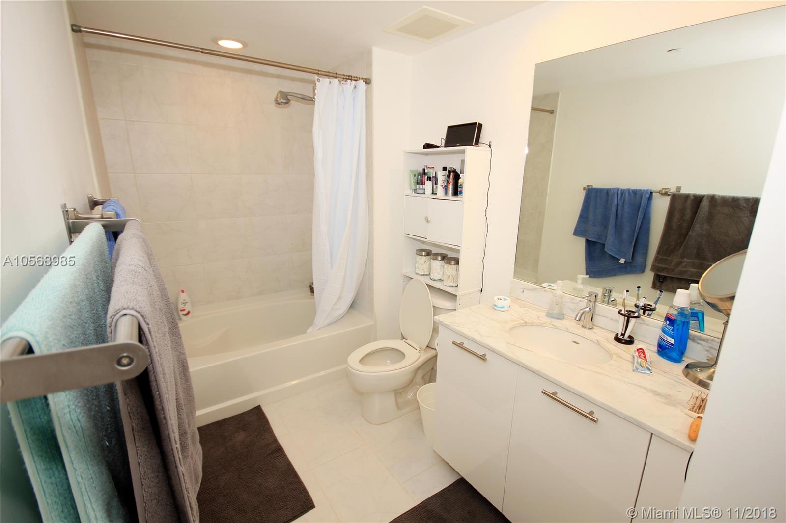 THE PLAZA 901 BRICKELL CO - Residential Lease