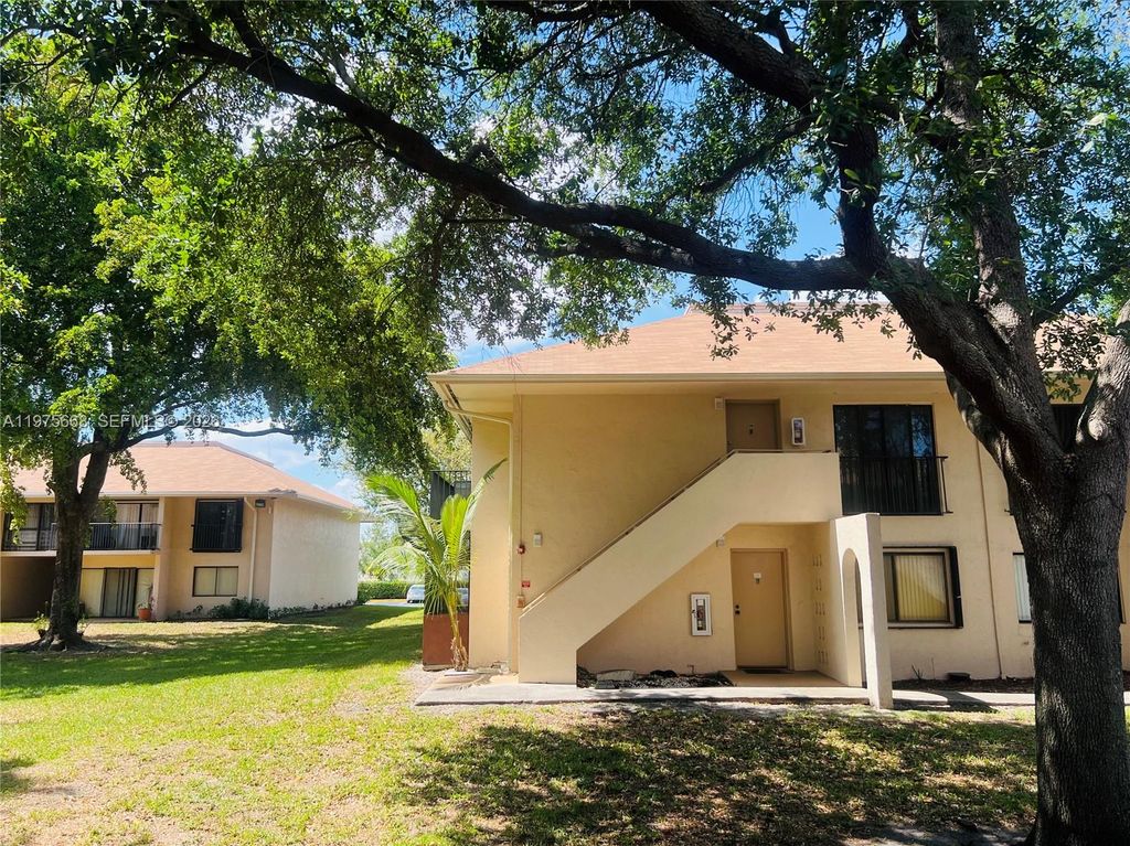 Photo of 5981 Washington St #219, Hollywood, FL 33023 (MLS # A11975668)