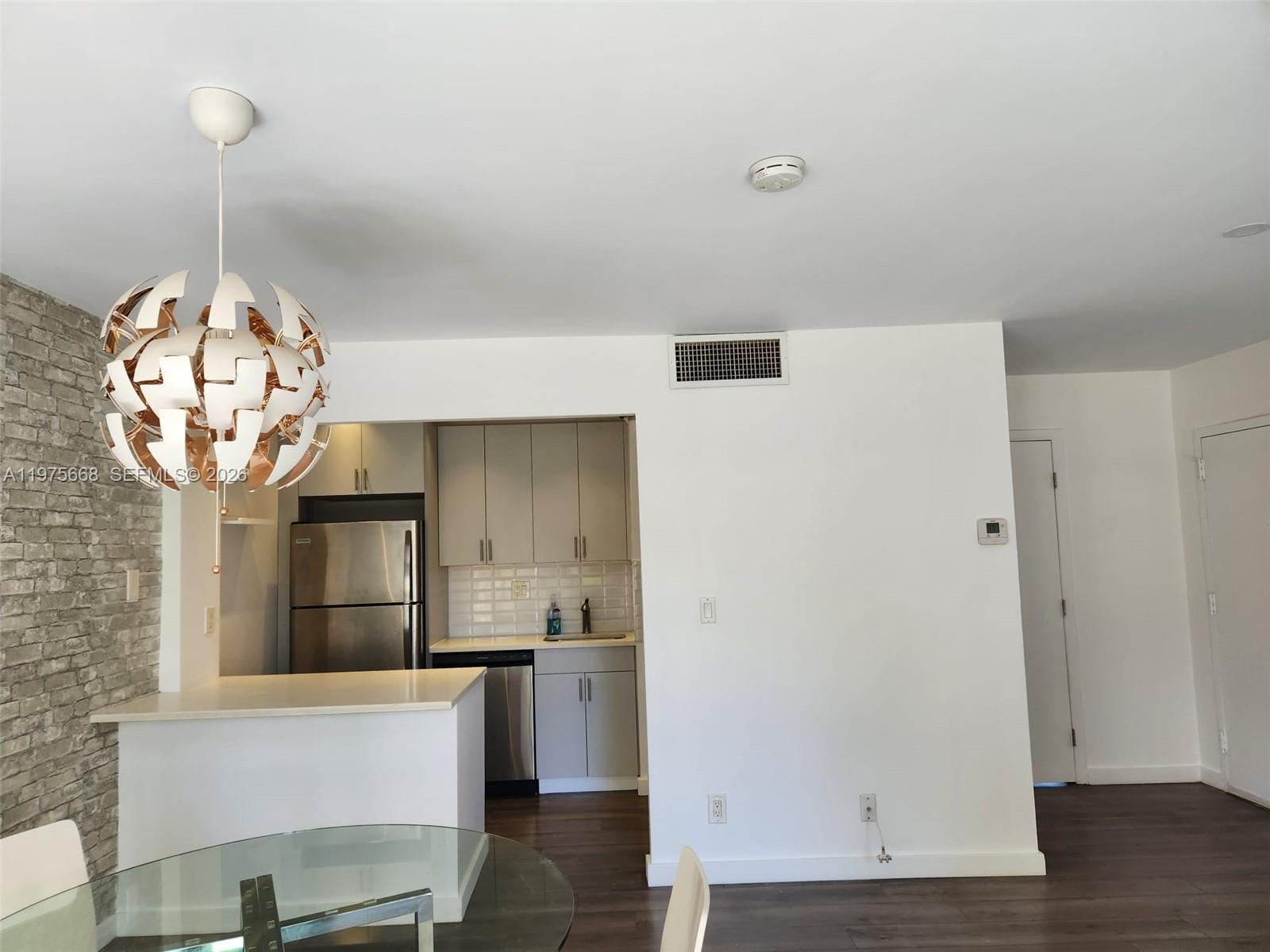HAMPTON COURT CONDO - Residential Lease