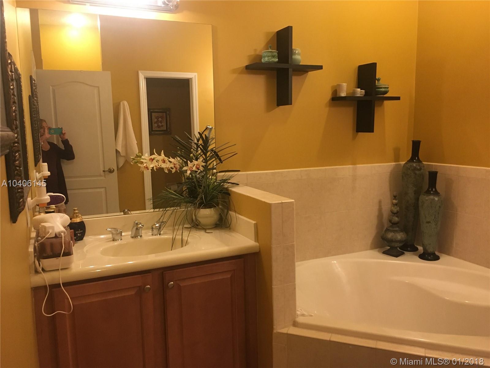 AB AT TAMIAMI TRAIL PHASE - Residential