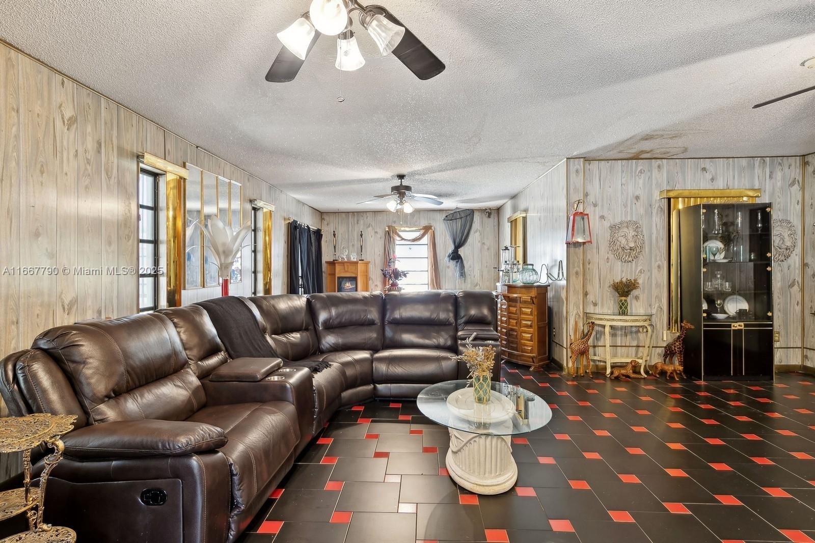 7TH AVENUE HIGHLANDS - Residential