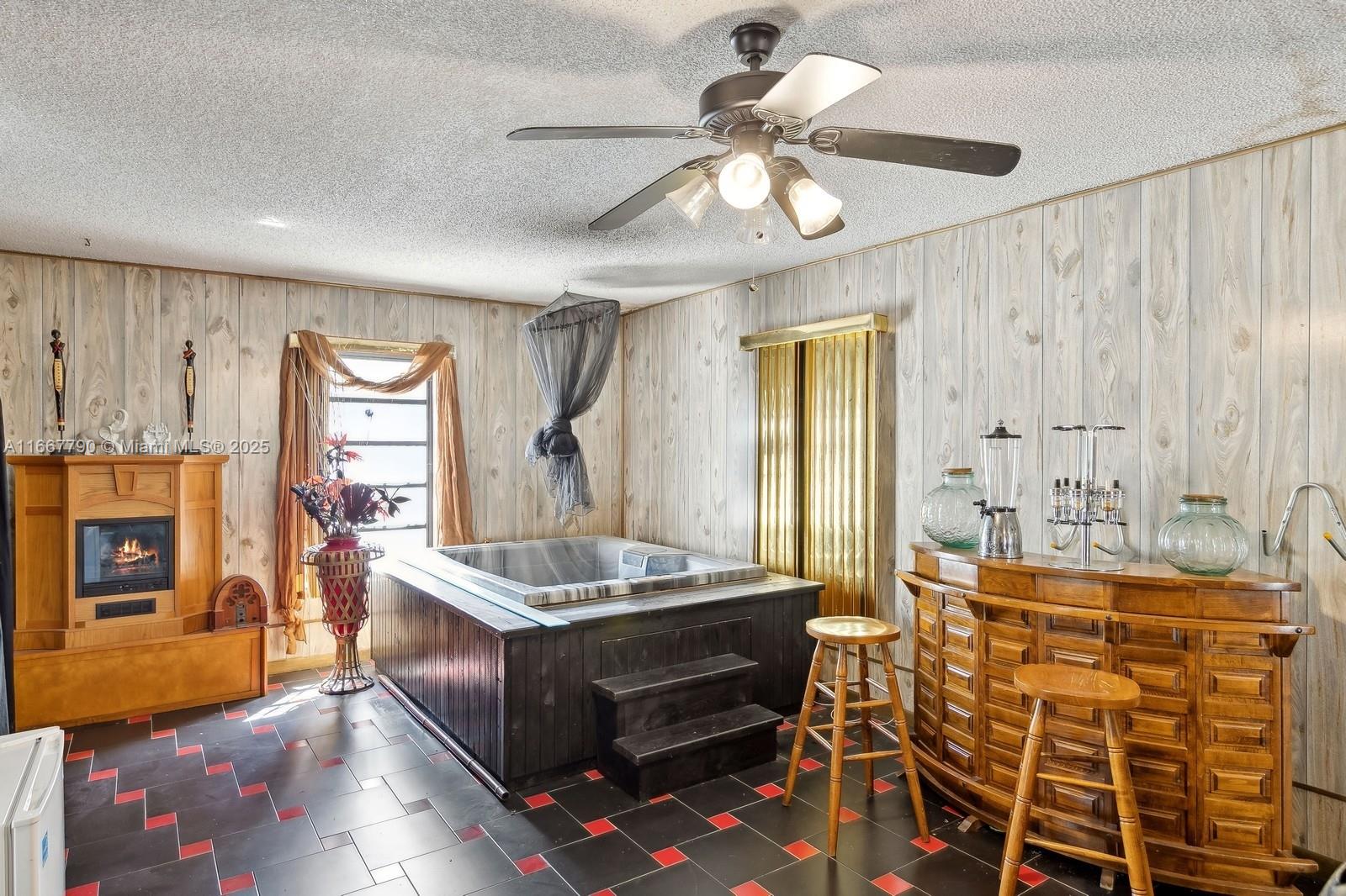 7TH AVENUE HIGHLANDS - Residential