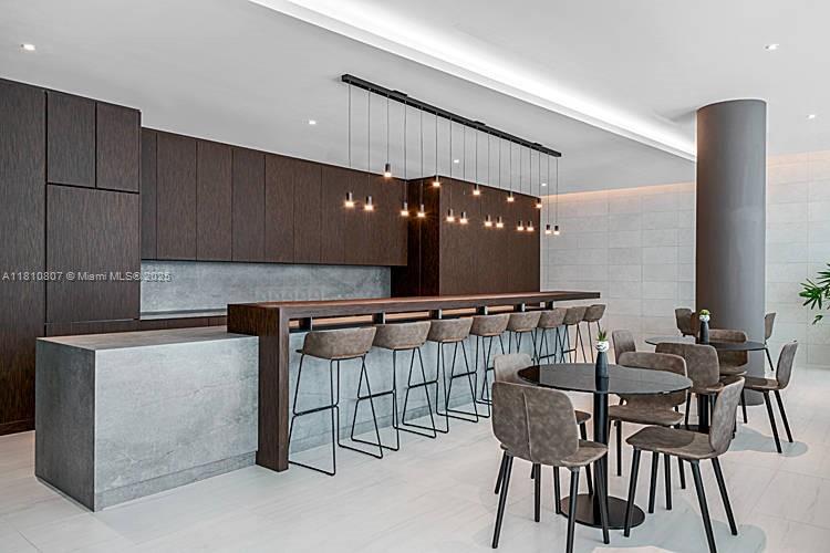 QUADRO CONDO - Residential