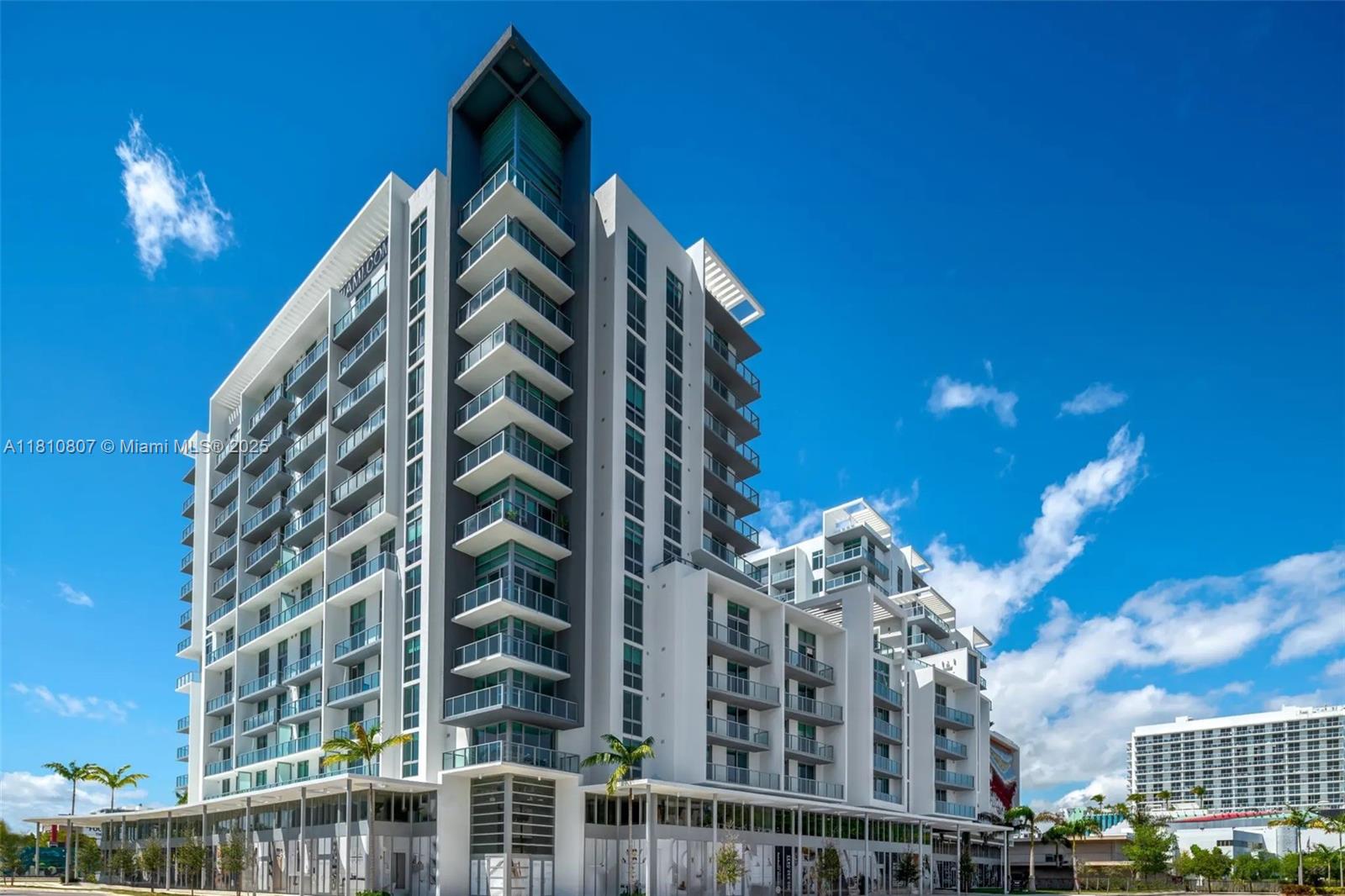 QUADRO CONDO - Residential