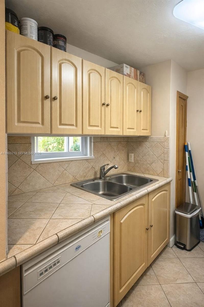 PEPPERMILL AT KENDALE LAKE - Residential