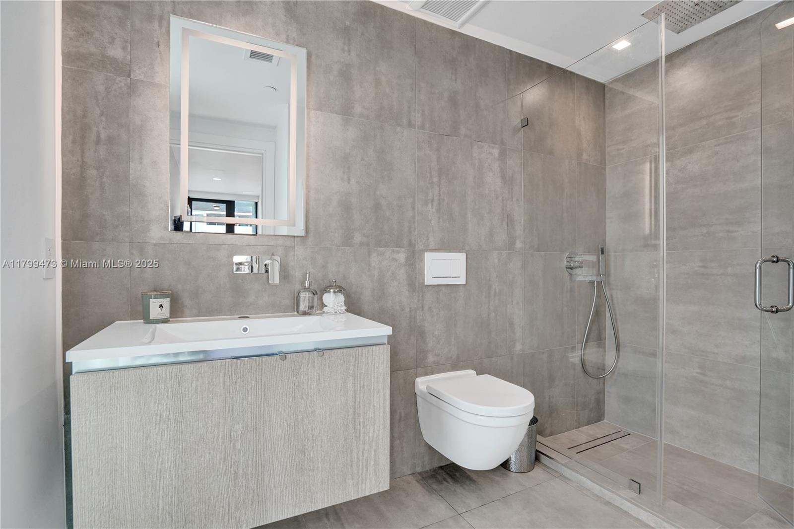 ISLE OF NORMANDY MIAMI VI - Residential Lease