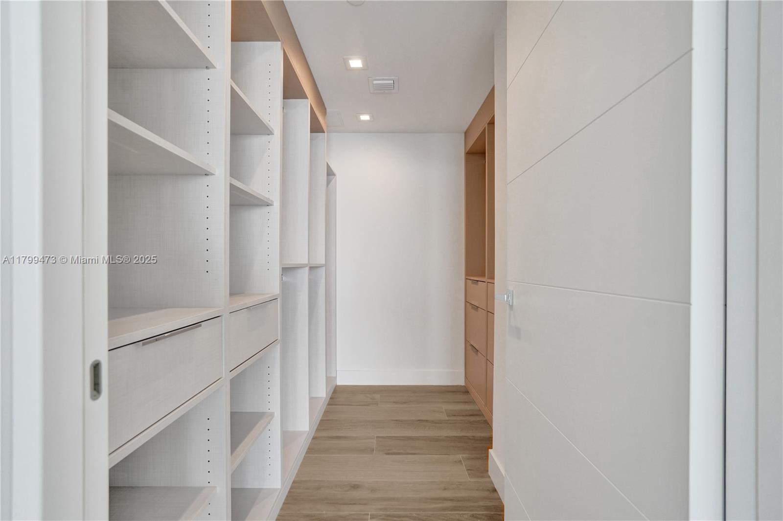 ISLE OF NORMANDY MIAMI VI - Residential Lease