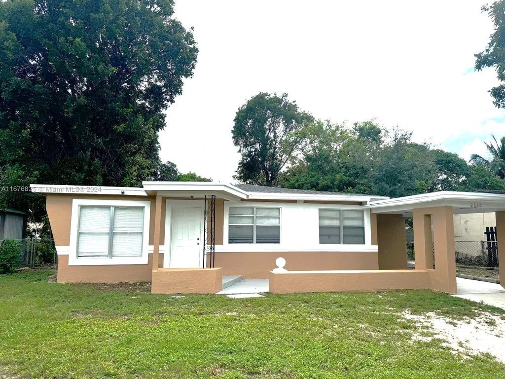 Photo of 2832 SW 7th St, Fort Lauderdale, FL 33312 (MLS # A11676825)