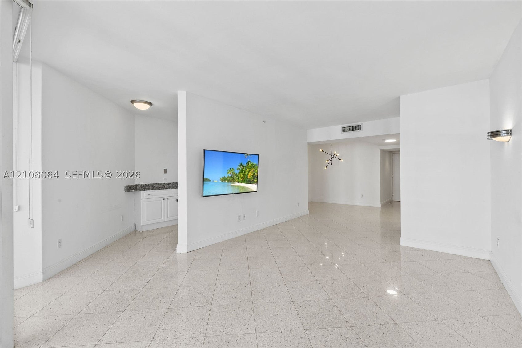 4775 Collins Ave 2408