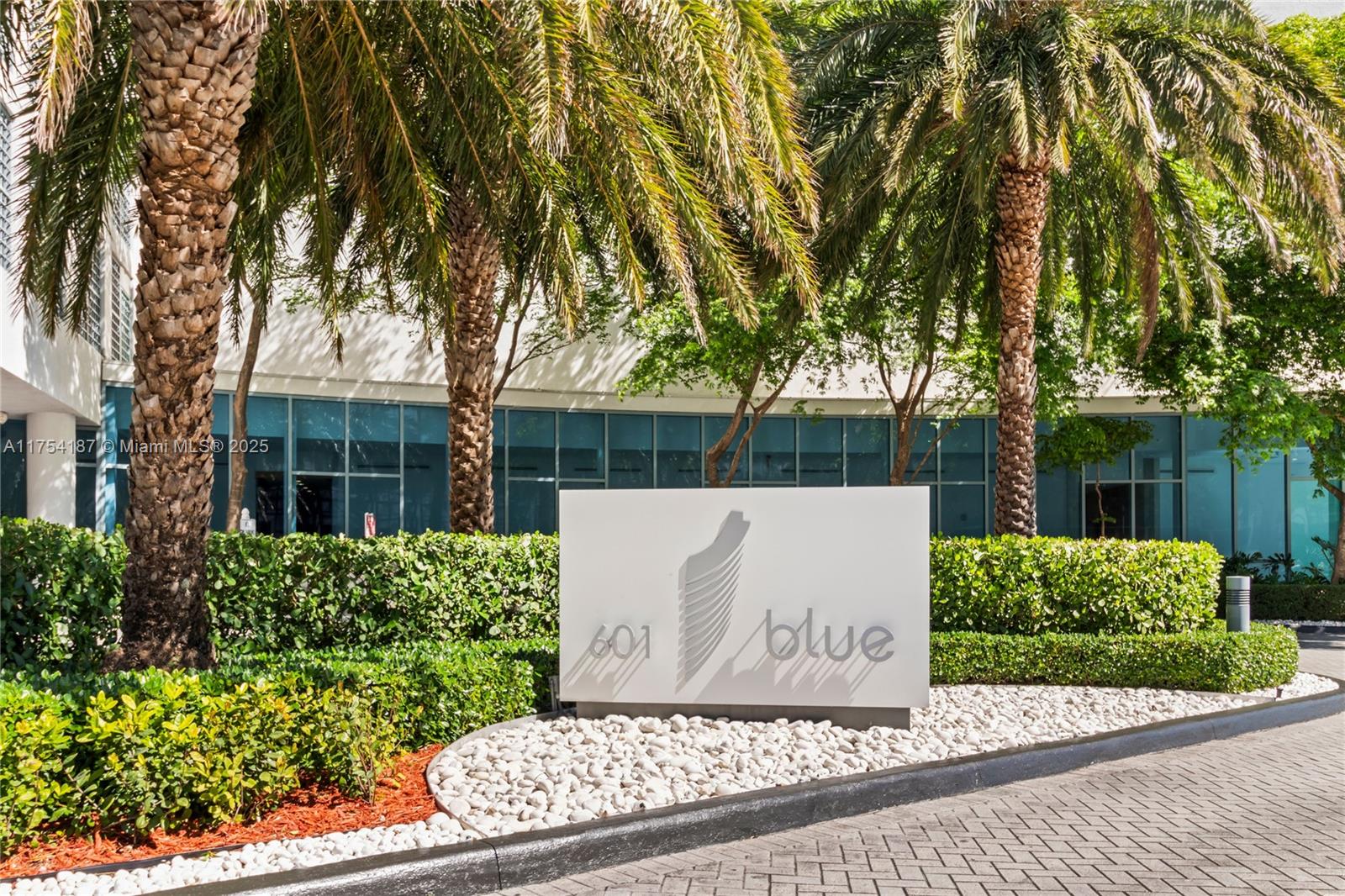 601 Ne 36th St 909, Miami, Broward County, Florida - 2 Bedrooms  
3 Bathrooms - 