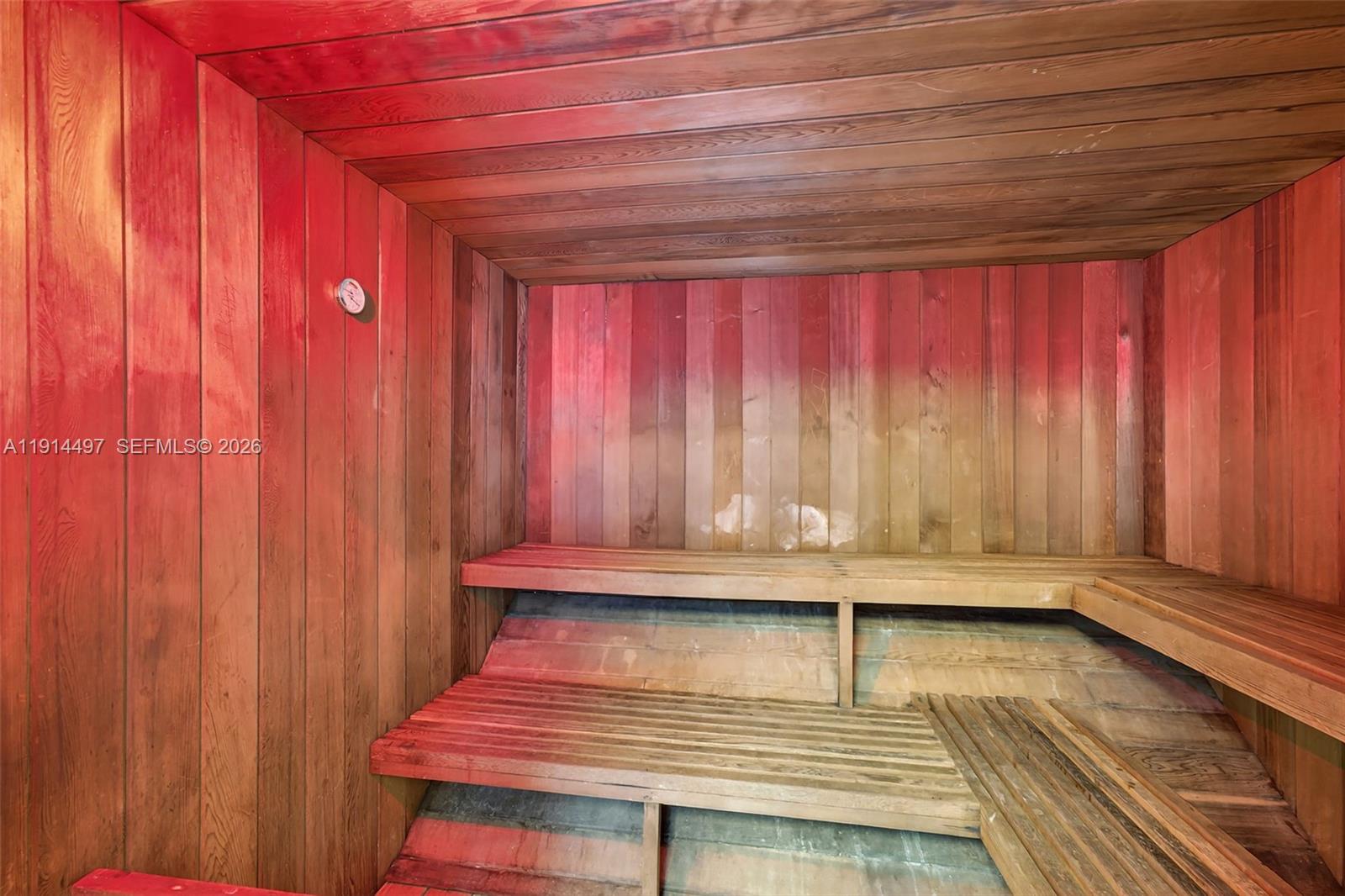 OCTAGON TOWERS I CONDO - Residential