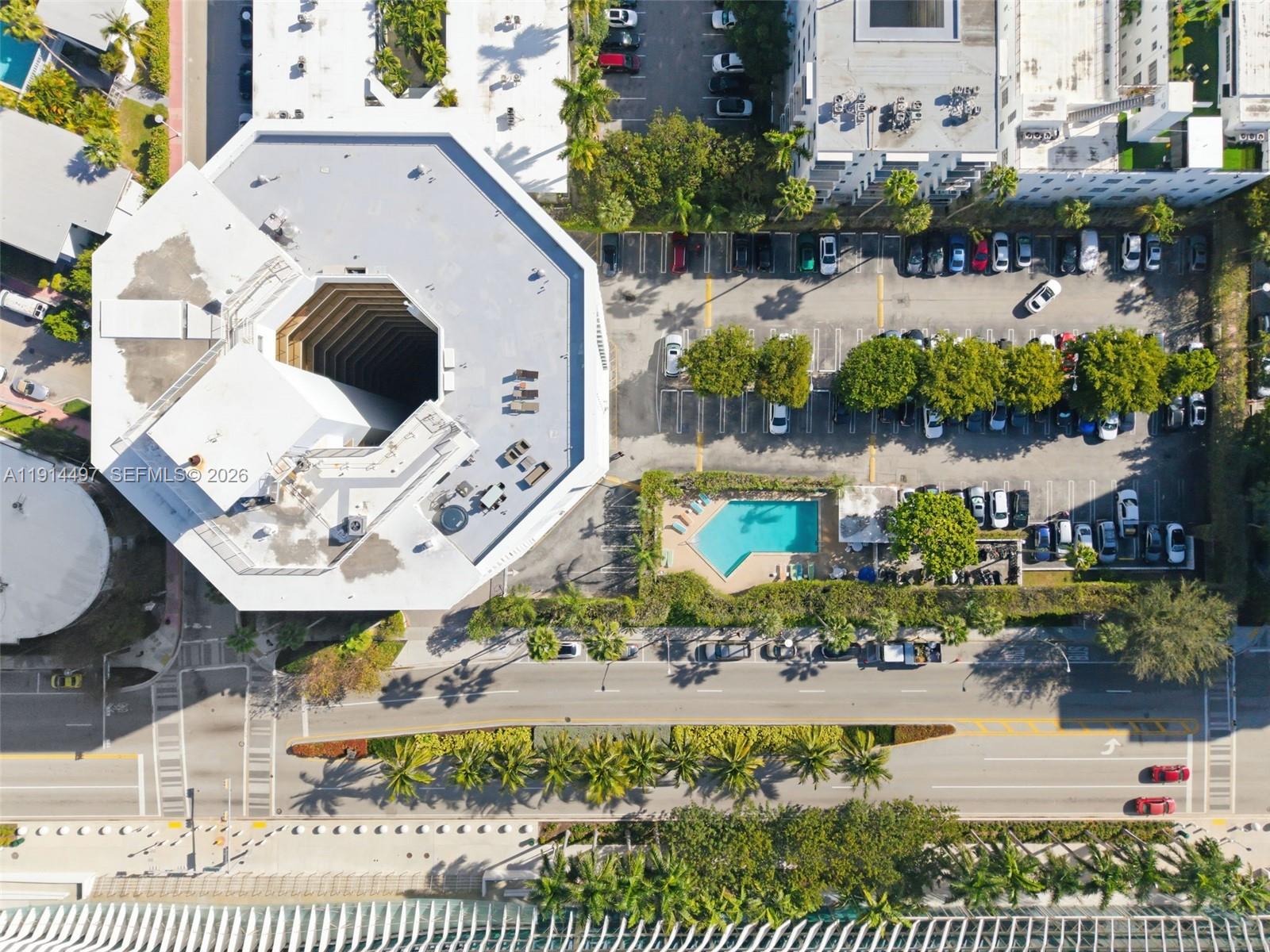 OCTAGON TOWERS I CONDO - Residential