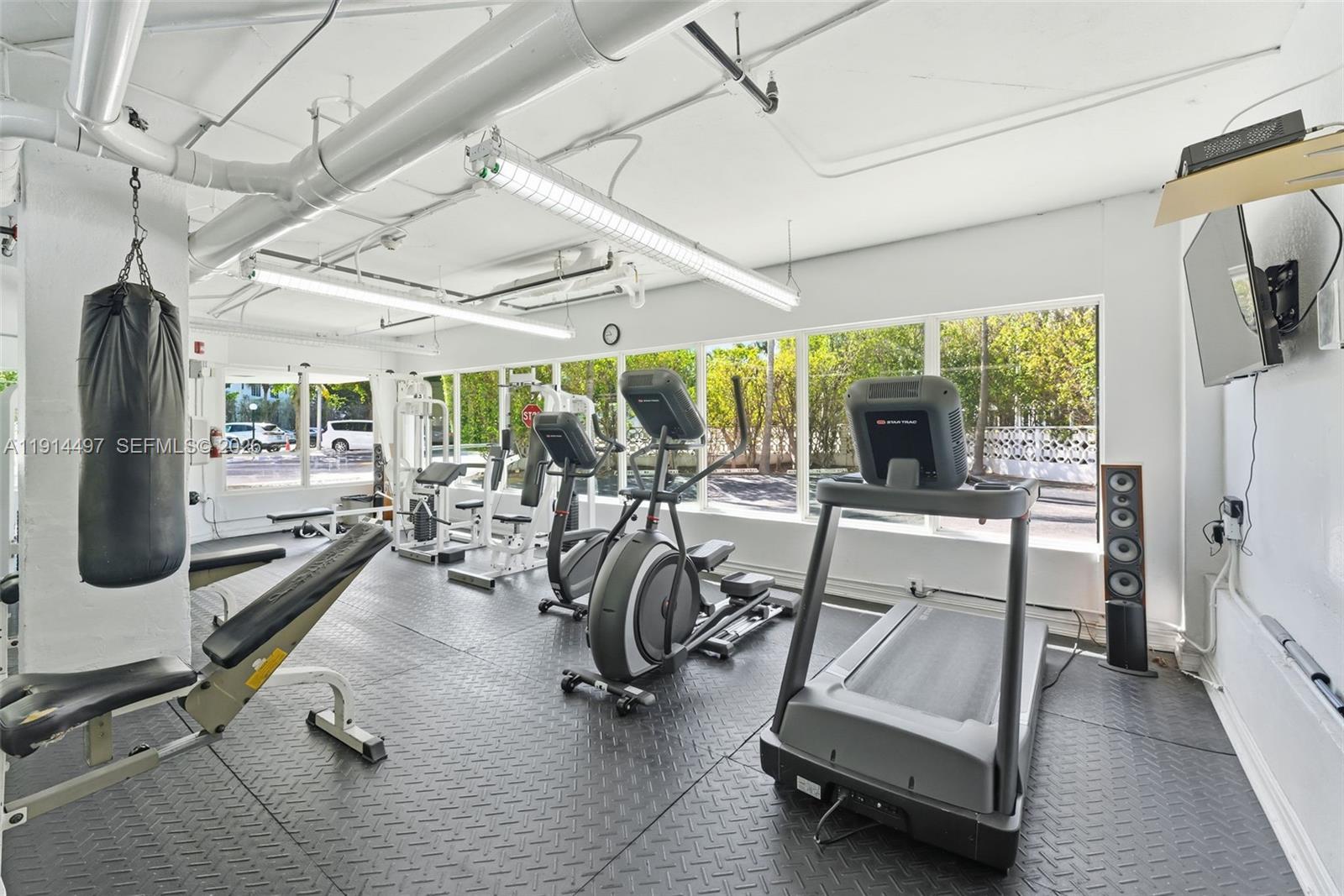 OCTAGON TOWERS I CONDO - Residential