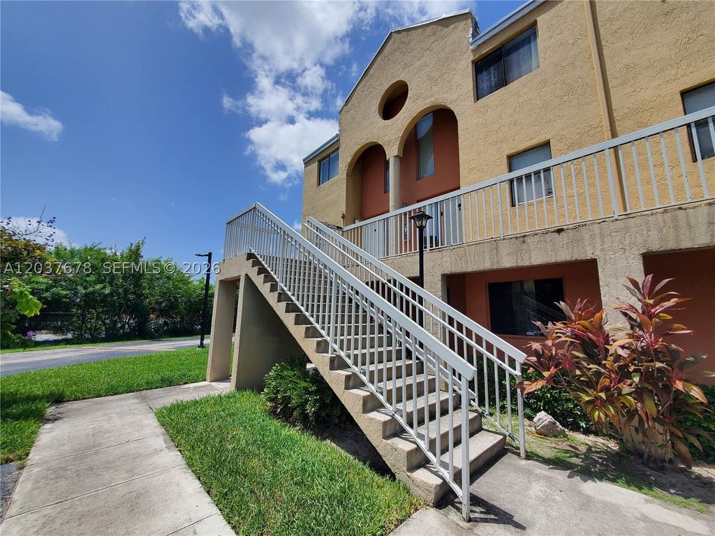 Photo of 5200 NW 31st Ave #150, Fort Lauderdale, FL 33309 (MLS # A12037678)