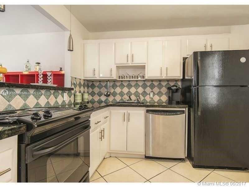 BISCAYA IV CONDO - Residential Lease