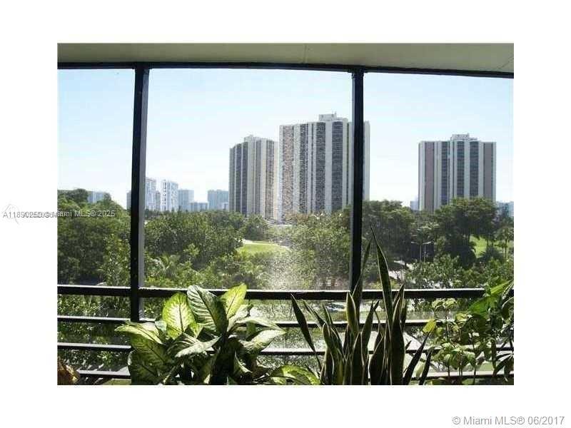 BISCAYA IV CONDO - Residential Lease