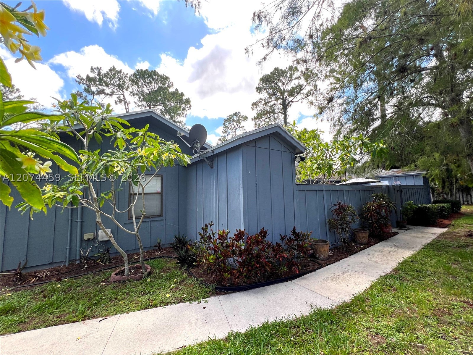 1077 Goldenrod Rd