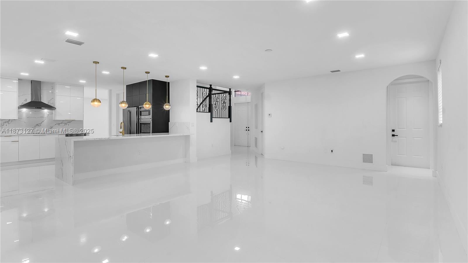 CUTLER CAY - Residential Lease