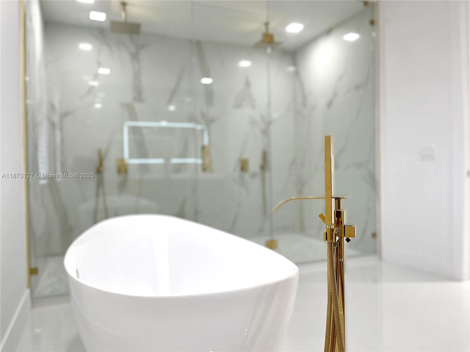 CUTLER CAY - Residential Lease