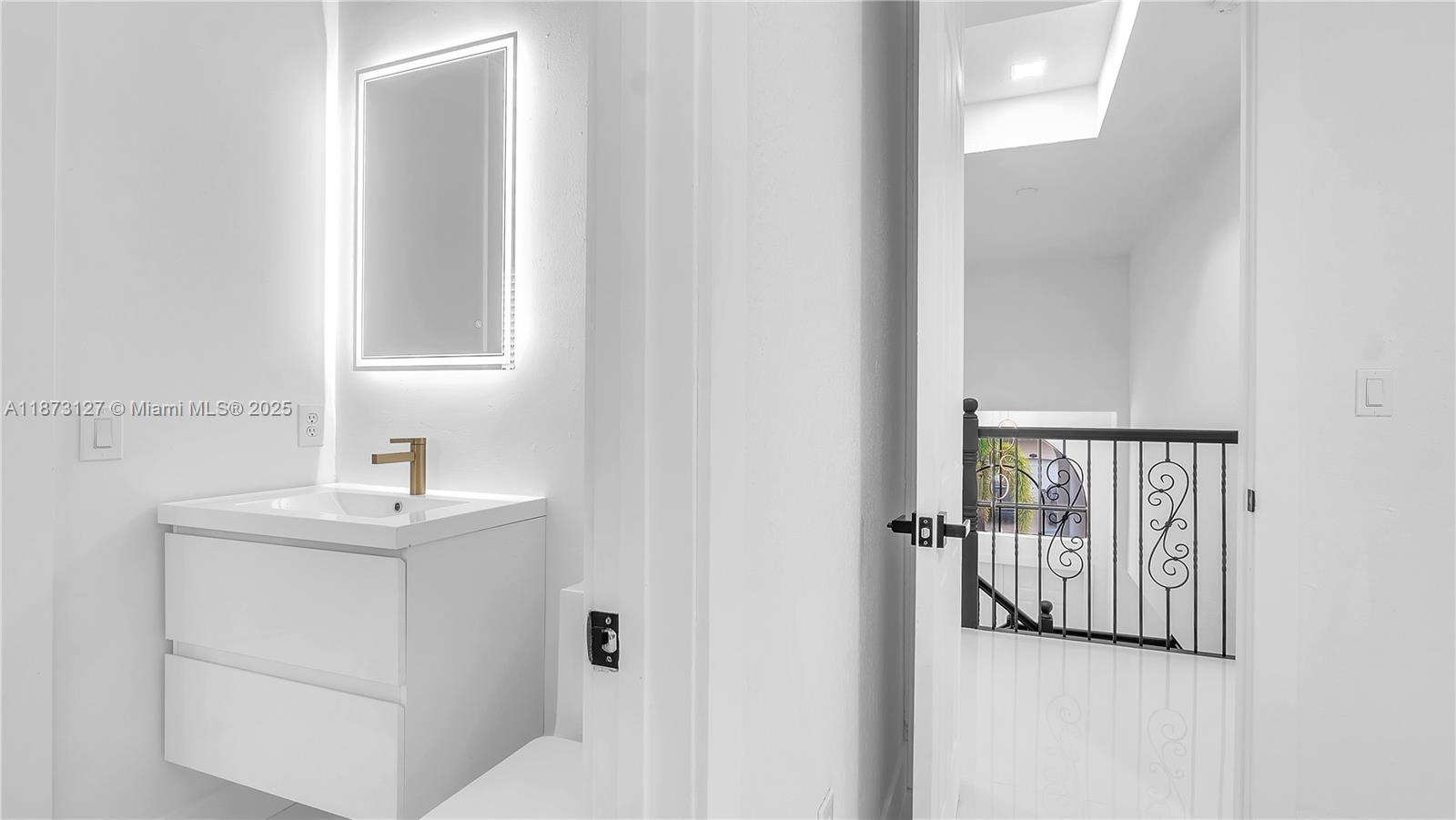 CUTLER CAY - Residential Lease