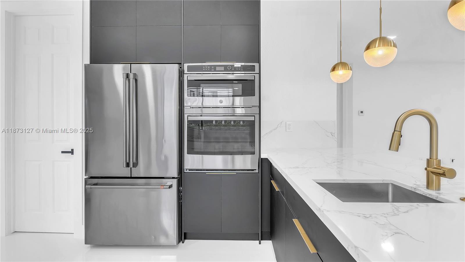 CUTLER CAY - Residential Lease