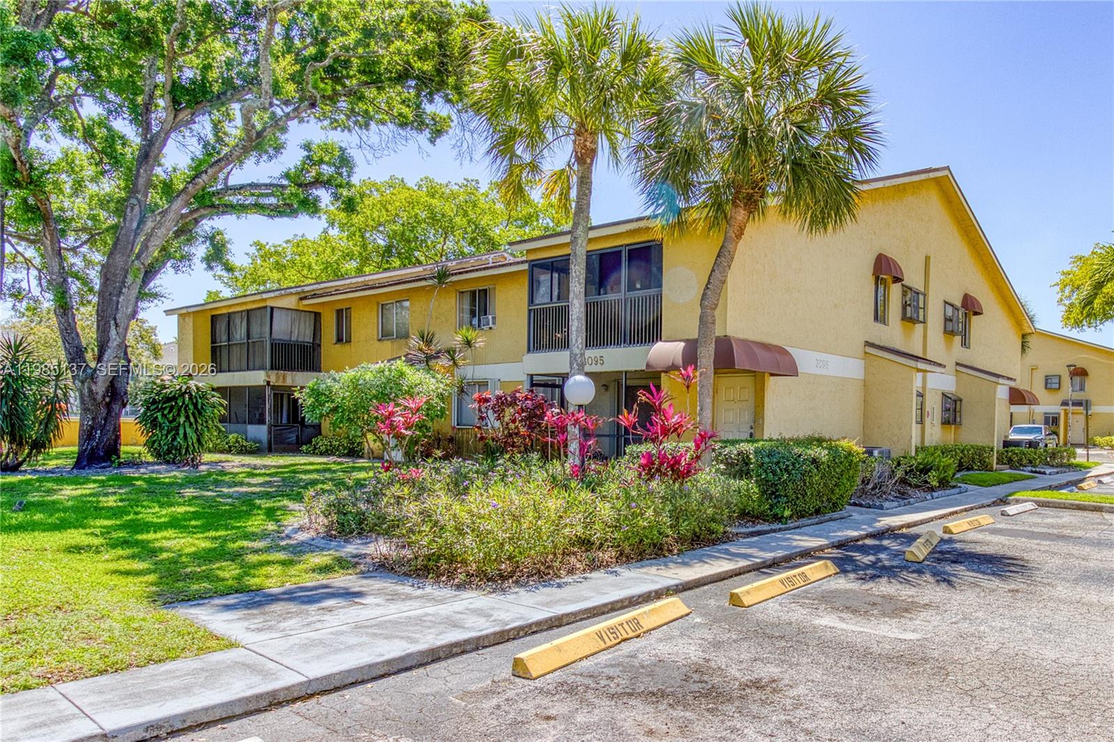 OAKLAND FOREST CLUB CONDO - Residential