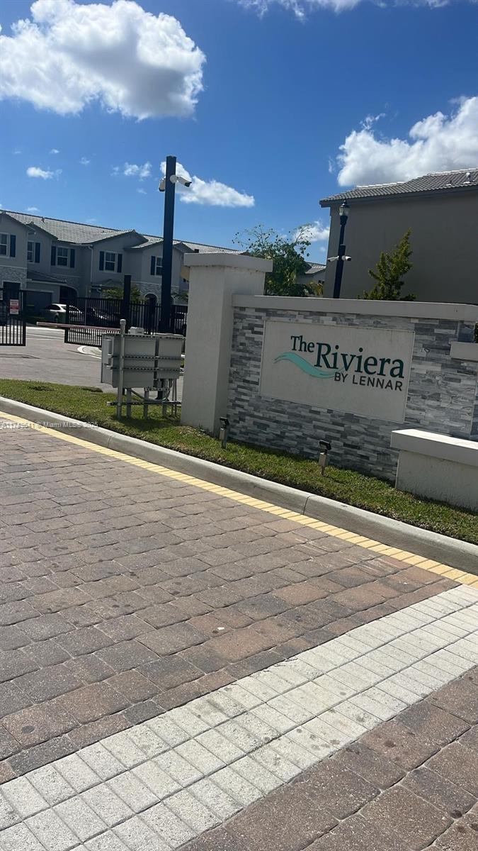 Property for Sale at 2720 Se 19th St, Homestead, Miami-Dade County, Florida - Bedrooms: 3 
Bathrooms: 3  - $386,000