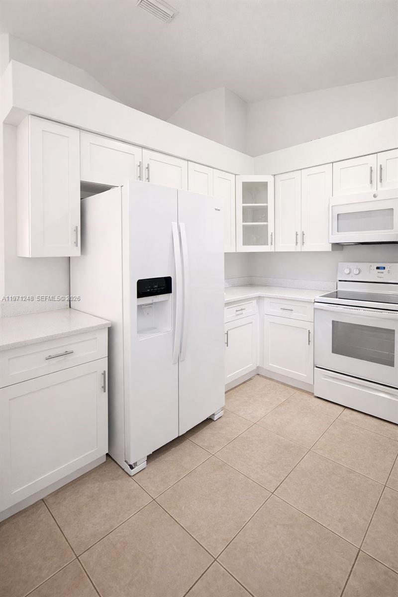 VARSITY LAKE - Residential