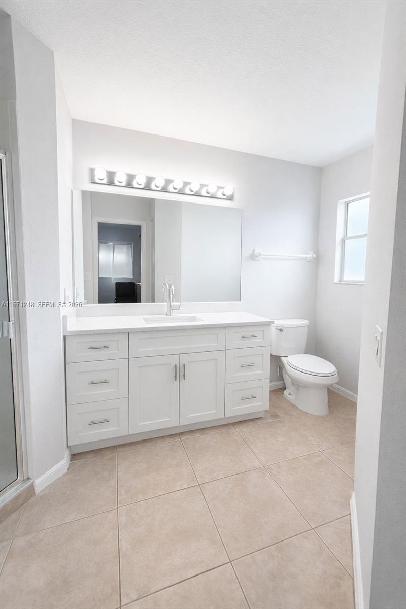 VARSITY LAKE - Residential