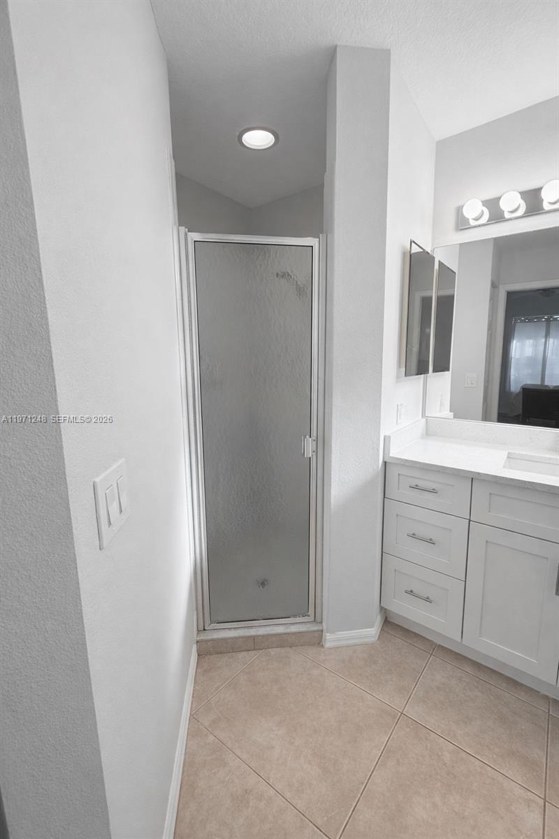 VARSITY LAKE - Residential