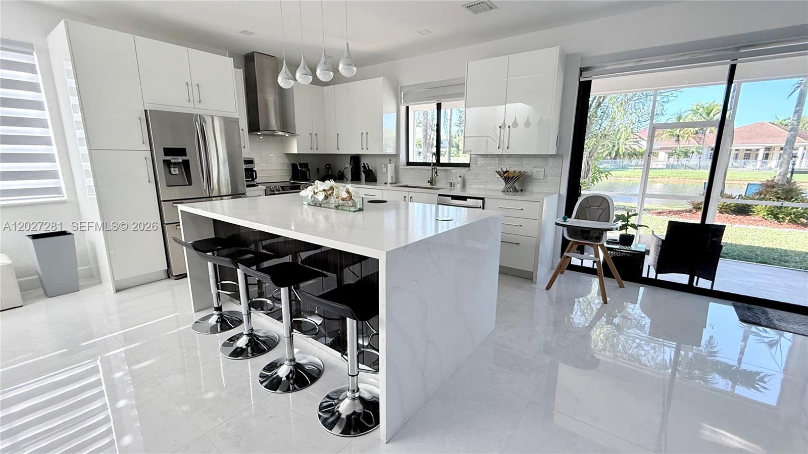 1392 Canary Island Dr, Weston, FL, 33327/$950,000 2 1392 Canary Island Dr