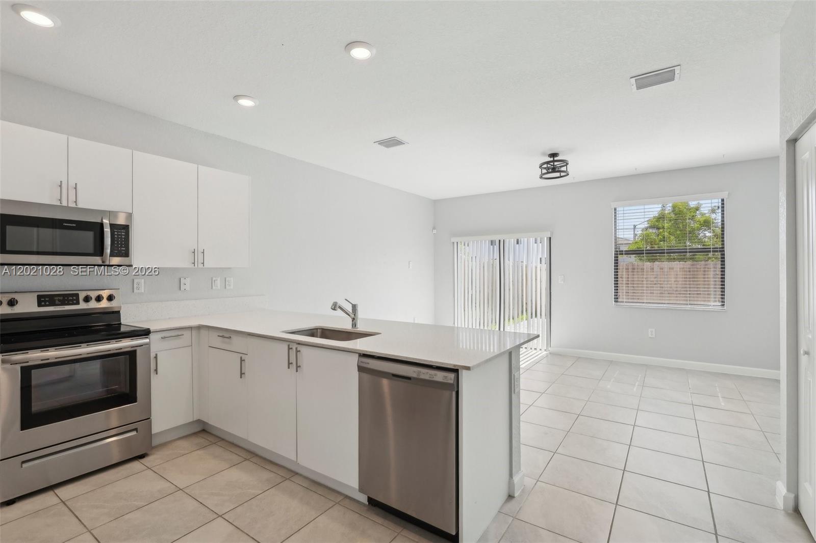 PINE ISLE - Residential